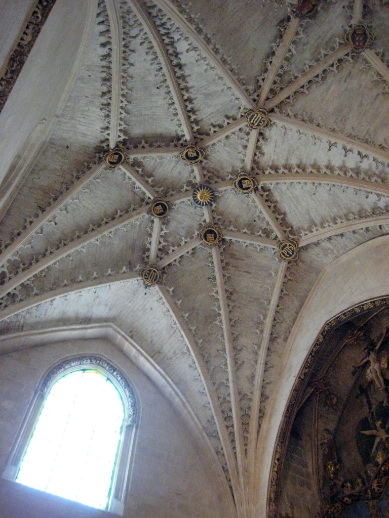 Изысканный декор интерьера Кафедрального собора Бургоса.
