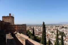 Вид на Гранаду с крепостной стены Альгамбры
